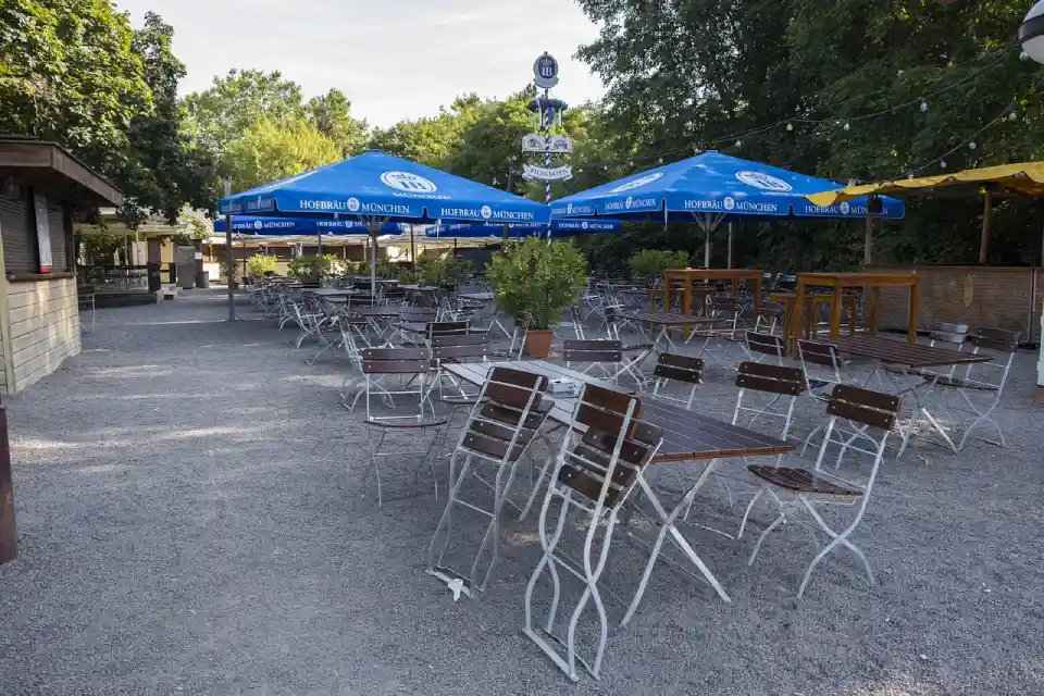 תיהנו מכוס בירה בגינת הבירה של ברלין